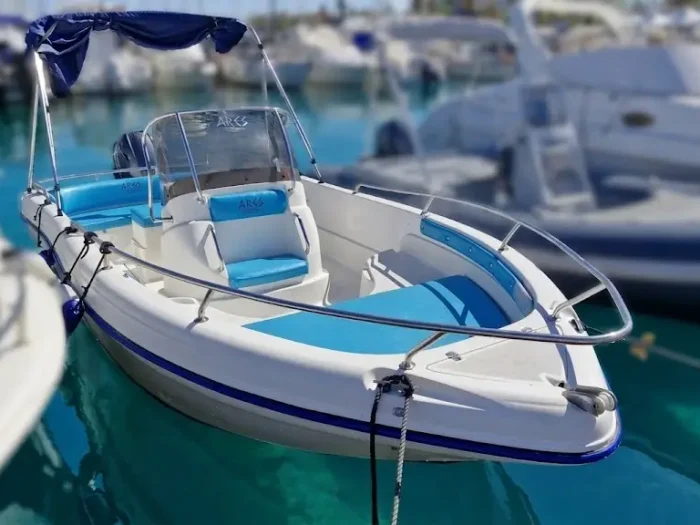 Noleggio barche Alghero: la Ranieri Soverato di Ares per la stagione 2026