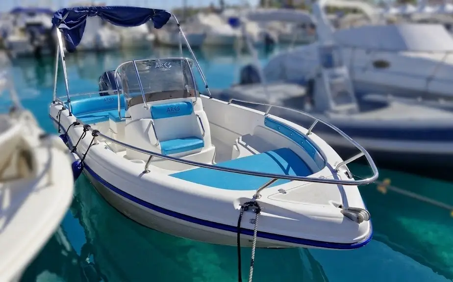 Noleggio barche Alghero: la Ranieri Soverato di Ares per la stagione 2026