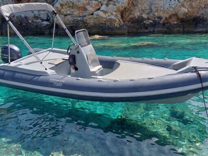 Gommone a noleggio Alghero senza patente a Capo Caccia