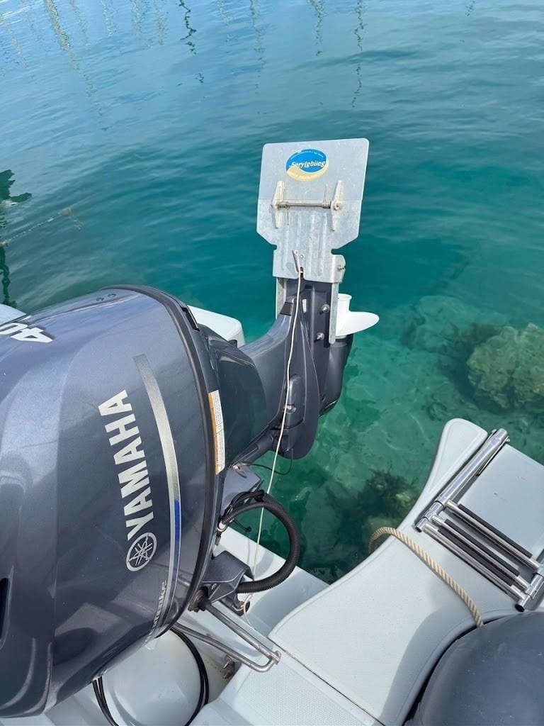 Motore 40cv affidabile per il noleggio gommoni Alghero senza patente