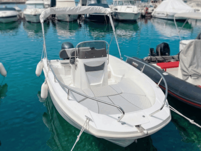 Barca Idea 53 a noleggio ad Alghero: l'imbarcazione di Ares Turismo per il %currentyear%